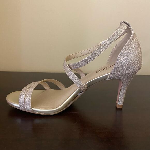 IDIFU Women's Heels Ankle Strap Wedding Shoes - Picture 5 of 9